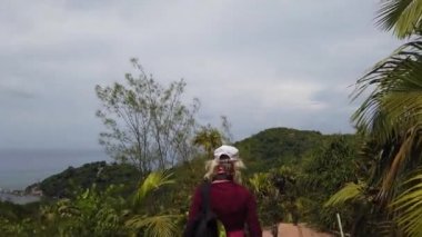 Praslin kadın trekking