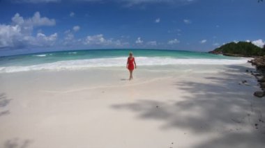 Praslin Seyşel Adaları model yürüyüş