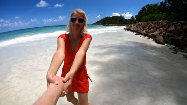 Follow me in Seychelles SLOW MOTION — Stock Video