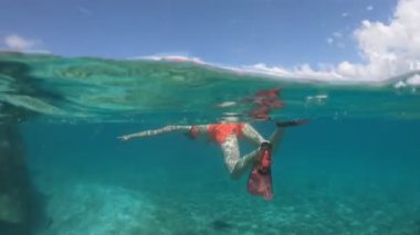 Seyşeller içinde snorkeling kız Split görünüm