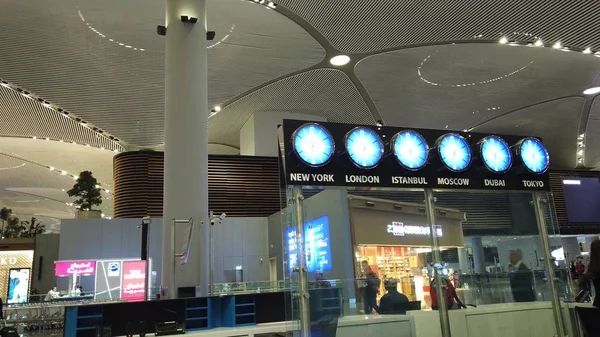 Mostrador de información del aeropuerto de Estambul — Foto de Stock
