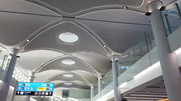 Nieuw plafond van Istanbul International Airport — Stockfoto