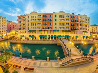 Venedik Doha iki köprü