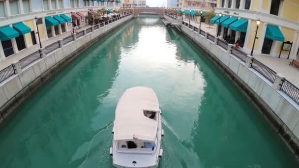 Doha Qanat Wenecja Cruise Boat — Wideo stockowe