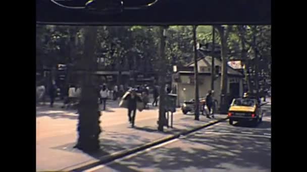 バルセロナ市内のヴィンテージ車 — ストック動画