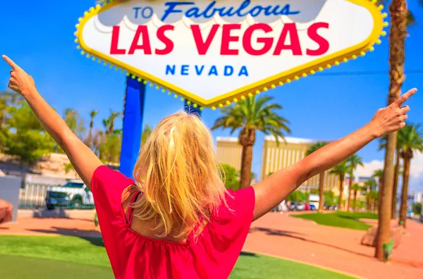 Las Vegas Sign disfrutando — Foto de Stock