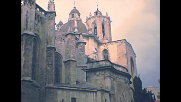 Archivering Tarragona Kathedraal klokkentoren — Stockvideo