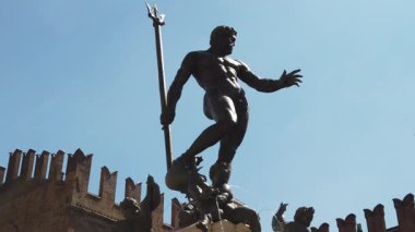 Bologna Neptün Çeşmesi