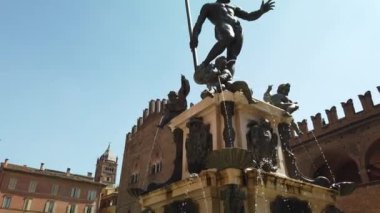 Bologna Neptün Çeşmesi