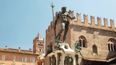 Bologna Nettuno heykeli Yavaş Hareket