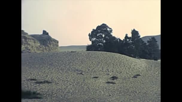 Archival Valley Temple desert dunes — Stock Video