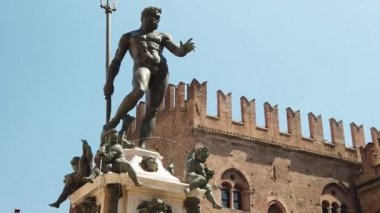 Bologna Nettuno heykeli Yavaş Hareket