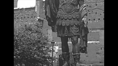 Roma'da Marco Cocceio Nerva Caesar Augustus'un arşiv heykeli