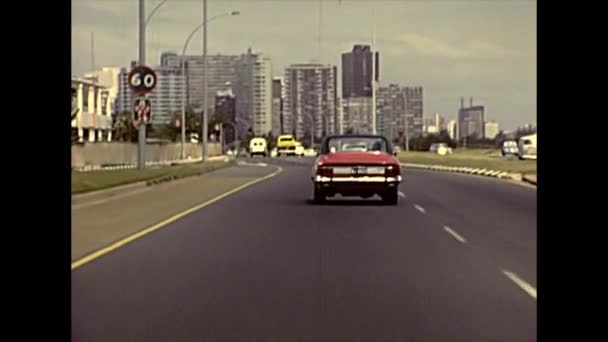 Archival Durban auto-estrada carros antigos — Vídeo de Stock