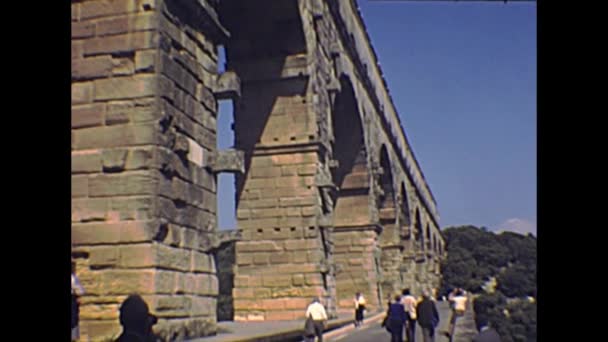 Roman aqueduct Pont-du-Gard bridge — Stock Video