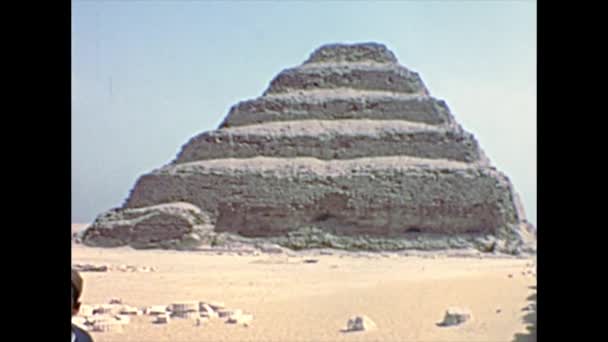 Archivpyramide von Djoser aus Una-Komplex — Stockvideo