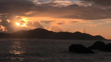 Anse Kaynak / Argent alacakaranlığı