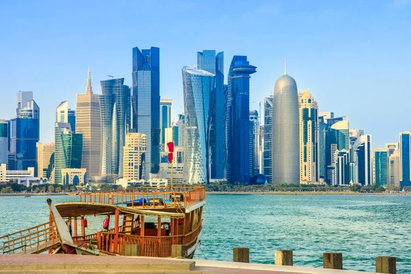 Línea del horizonte de Doha Bay — Foto de Stock