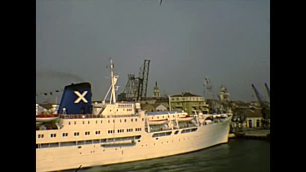 Kreuzfahrtschiff in Venedig — Stockvideo