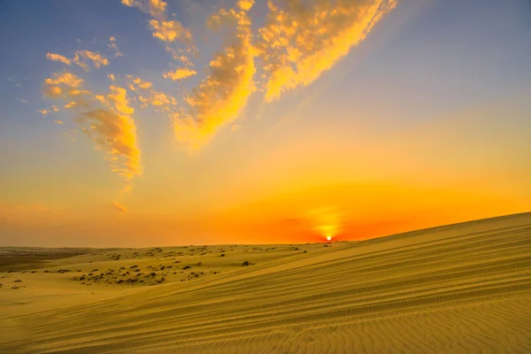 Puesta de sol sobre las dunas — Foto de Stock