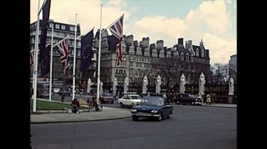 Londra 'da Avrupa bayrakları ile Big Ben