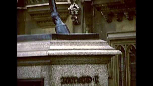 Richard Coeur de Lion statue of London — Stock Video