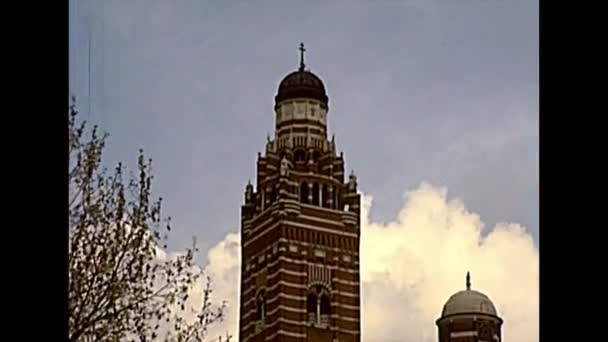 LondonWestminster Cathedral bell tower — Stock Video