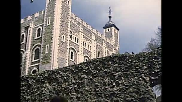 Torre de arquivo do castelo de Londres — Vídeo de Stock