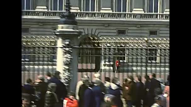 Archiváló Buckingham palota Londonban — Stock videók