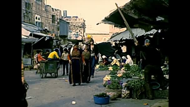 Archivi delle donne palestinesi che fanno shopping a Betlemme — Video Stock