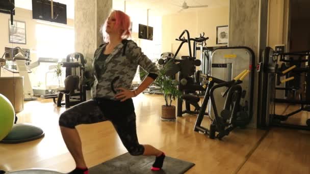 Passo lunges exercícios — Vídeo de Stock