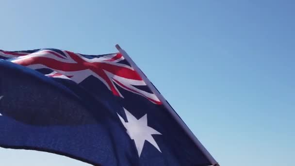 Australská vlajka na obloze Pomalý pohyb — Stock video