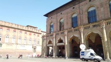 Bologna Piazza Dergisi 360 görünümü