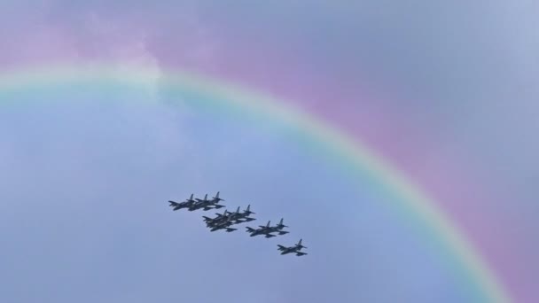 Italiaans acrobatisch vliegtuig squadron — Stockvideo