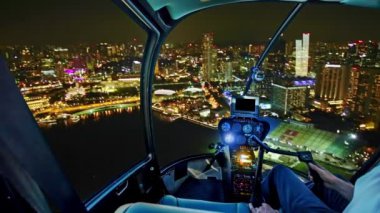 Singapur 'da uçarken