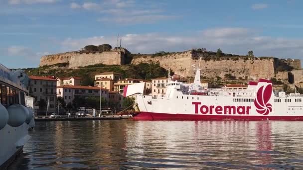 Isla Elba ferry de Toremar — Vídeo de stock