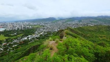Diamond Head Seyahat Yürüyüşü