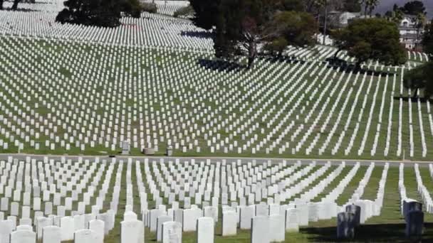 Cimitero con skyline di San Francisco — Video Stock