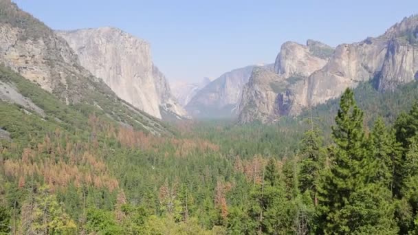 Olhando Túnel Vista Yosemite — Vídeo de Stock