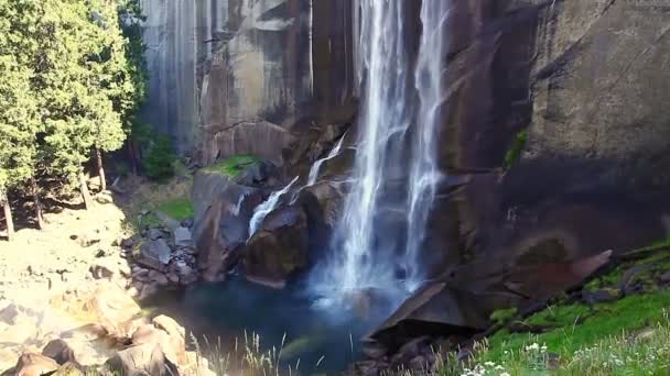 Vernal Fall Yosemite国家公园 — 图库视频影像