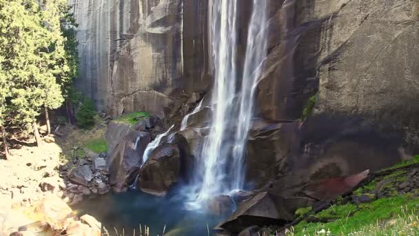 Vernal Fall Yosemite国家公园 — 图库视频影像