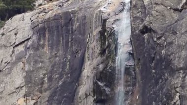 BridalVeil Yosemite Ulusal Parkı 'na Düştü