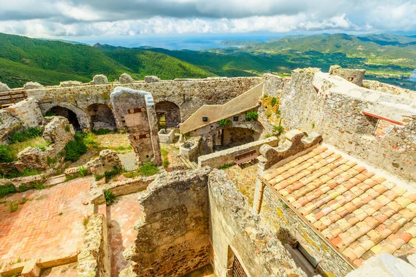 Volterraio ancient castle of Elba — Stock Photo, Image