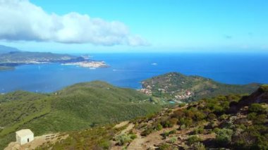 Volterraio Dağı 'ndan Portoferraio Körfezi