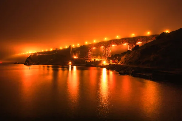 金门大桥夜间火警 — 图库照片
