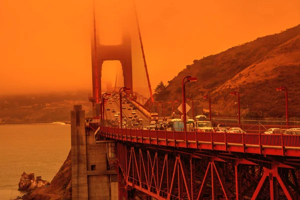 Golden Gate bridge californian fires — Stock Photo, Image