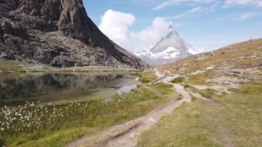 Matterhorn Tepesi 'nde Torist Sırtçantalı