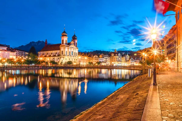 Katedral Lucerne İsviçre gecesi — Stok fotoğraf