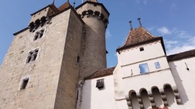 Aigle Şatosu İsviçre kapısı