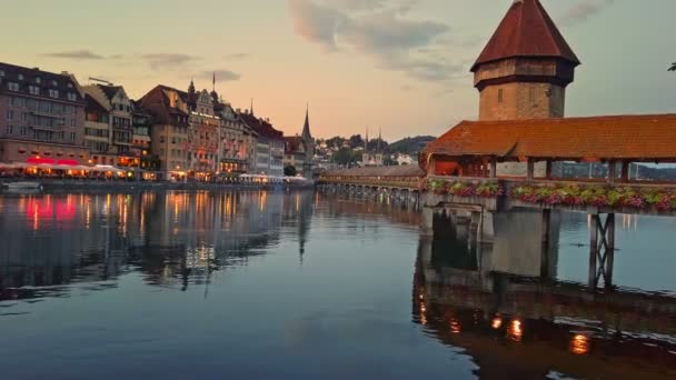 Tour d'eau du pont de la chapelle de Lucerne — Video